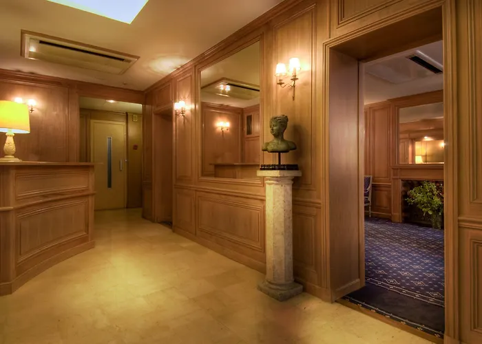 Hotel Baudelaire Opera 3*