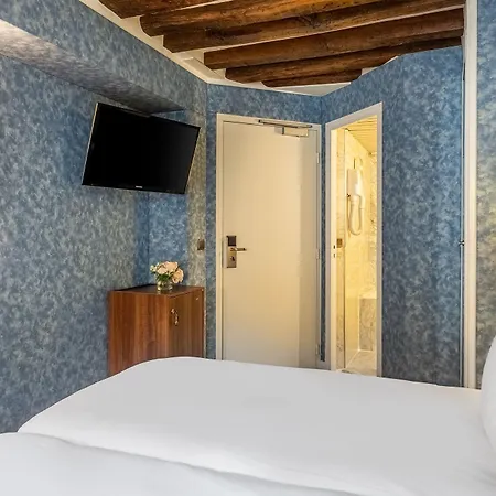 Hotel Baudelaire Opera