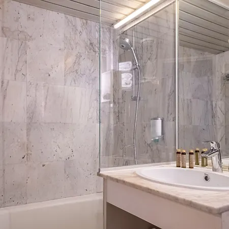 보들레르 오페라 3*