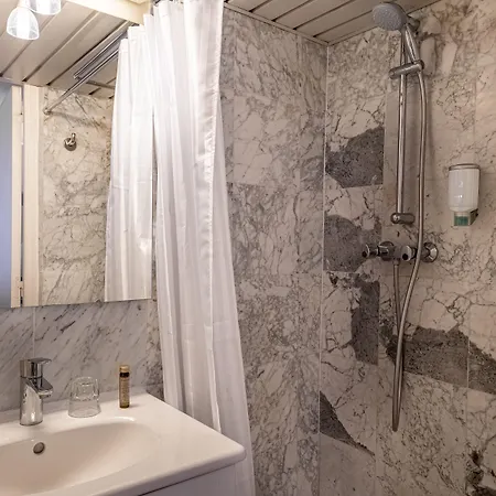 Baudelaire Opera Hotel