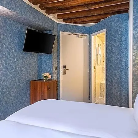 Hotel Baudelaire Opéra Parigi