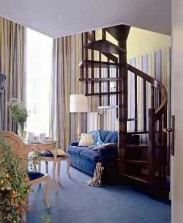 Baudelaire Opéra Hotel 3*