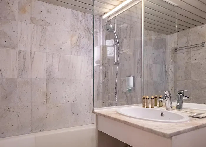 Baudelaire Opéra 3*