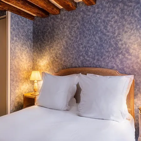 Hotel Baudelaire Opera